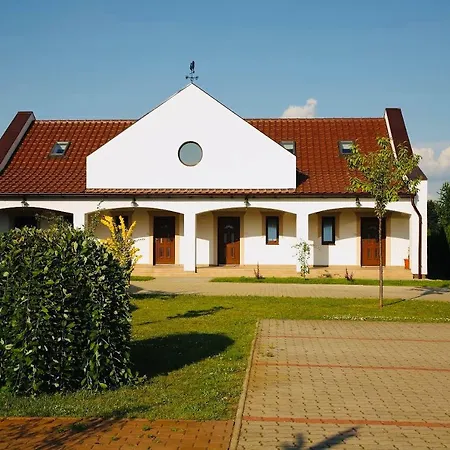 Viktor Vendeghaz Es Apartmanhaz Penzion 3*