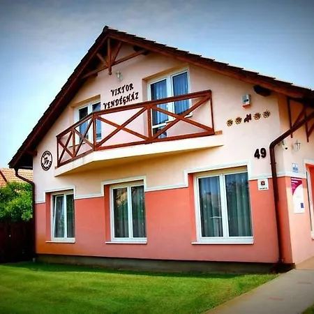 Viktor Vendeghaz Es Apartmanhaz Penzion Baktaloranthaza