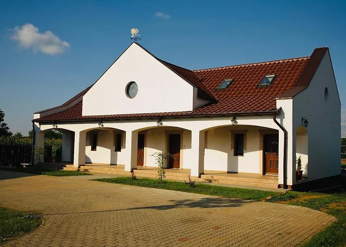 Viktor Vendeghaz Es Apartmanhaz