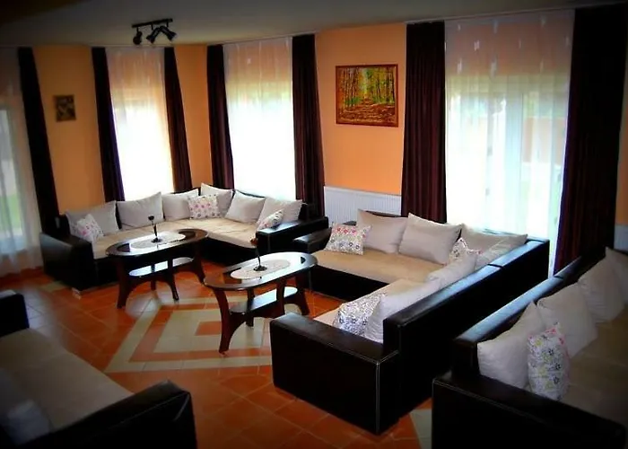 Viktor Vendeghaz Es Apartmanhaz Gasthof Baktaloranthaza